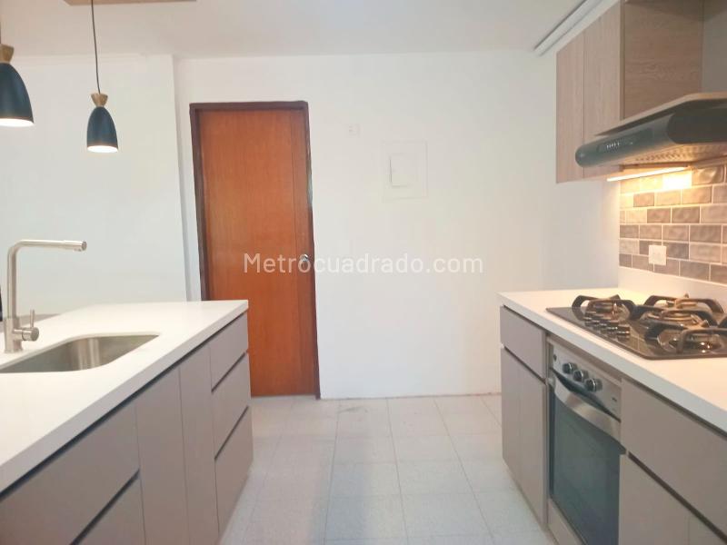 Casa Encantadora de 3 Alcobas con Jardín en El Poblado - 7