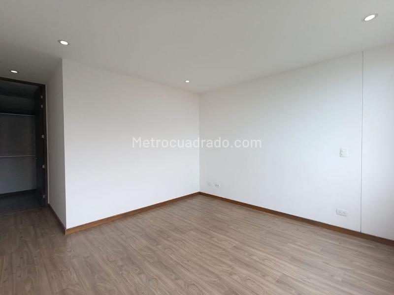 1BR Studio for Rent in El Poblado with A/C & Covered Parking - 6