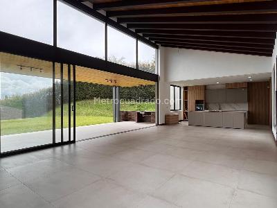 Casa de 3 alcobas en venta en Rionegro, Rionegro, 420 m² · foto 3 de 19