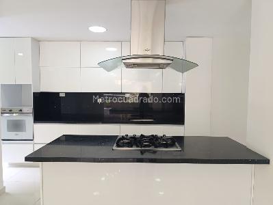Apartamento de 3 alcobas en venta en El Poblado, Medellín, 163 m² · foto 6 de 19