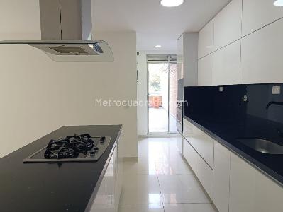 Apartamento de 3 alcobas en venta en El Poblado, Medellín, 163 m² · foto 7 de 19