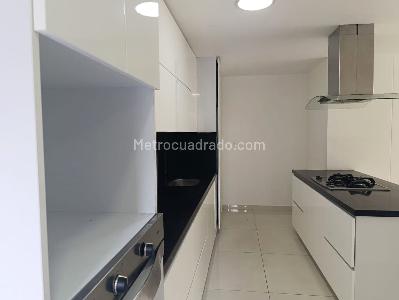 Apartamento de 3 alcobas en venta en El Poblado, Medellín, 163 m² · foto 8 de 19