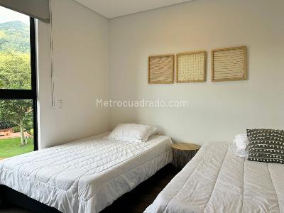 Apartamento de 2 alcobas en venta en El Poblado, Medellín, 109 m² · foto 10 de 16