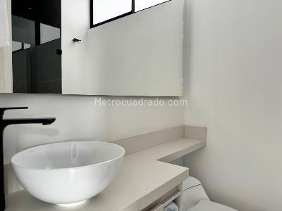 Apartamento de 2 alcobas en venta en El Poblado, Medellín, 109 m² · foto 15 de 16