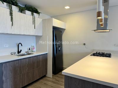 Apartamento de 2 alcobas en venta en El Poblado, Medellín, 109 m² · foto 8 de 16