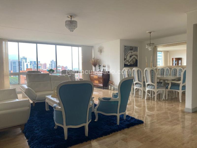 Furnished 3BR Apartment with Garden in El Poblado - 2