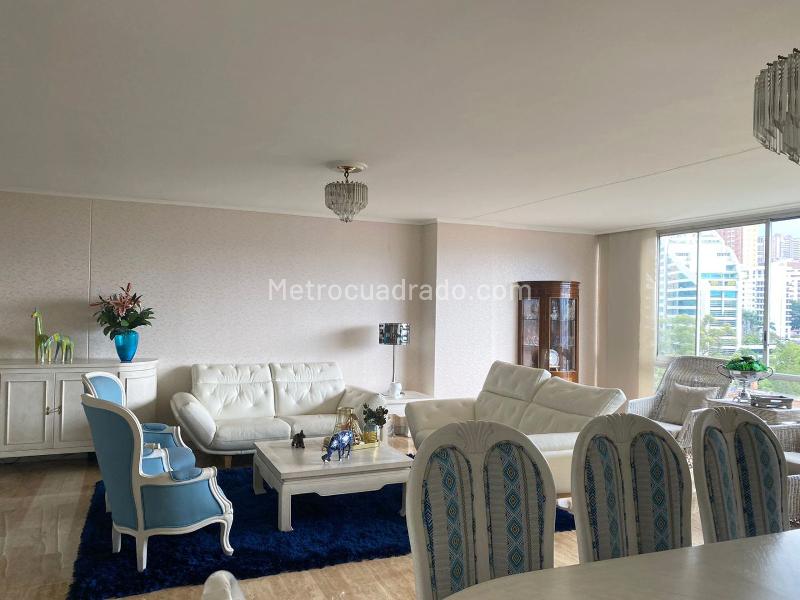 Furnished 3BR Apartment with Garden in El Poblado - 5