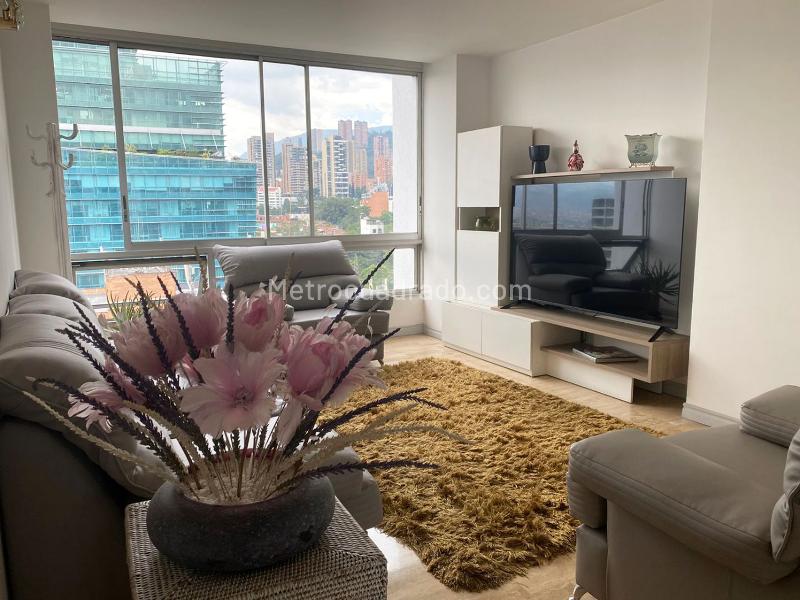 Furnished 3BR Apartment with Garden in El Poblado - 9