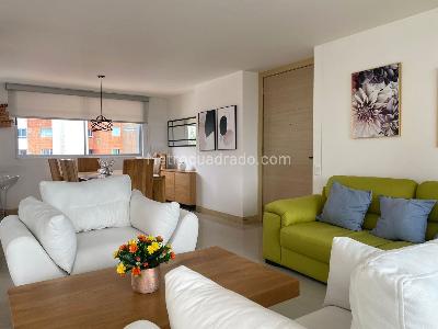 Apartamento en venta en El Poblado, Medellín · foto 2 de 18