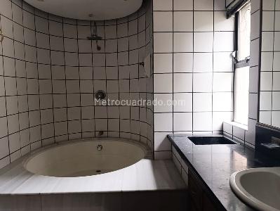 Apartamento en venta en El Poblado, Medellín · foto 17 de 20