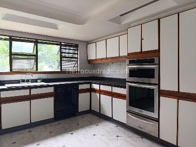 Apartamento en venta en El Poblado, Medellín · foto 4 de 20
