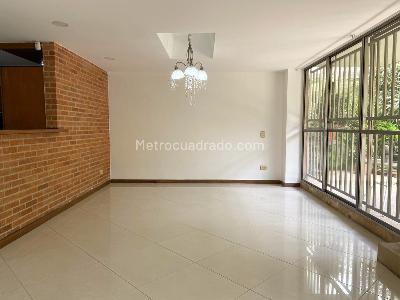 Casa de 3 alcobas en venta en Sabaneta, Sabaneta, 285 m² · foto 2 de 20
