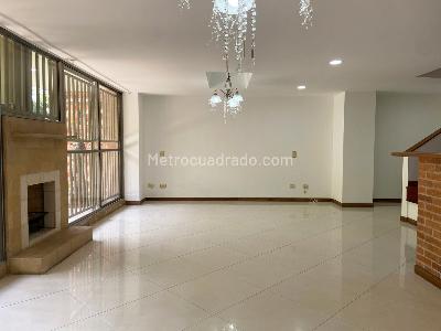 Casa de 3 alcobas en venta en Sabaneta, Sabaneta, 285 m² · foto 3 de 20
