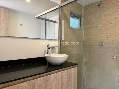 Apartamento de 3 alcobas en arriendo en Castropol, Medellín, 106 m² · foto 13 de 14