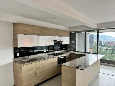 Apartamento de 3 alcobas en arriendo en Castropol, Medellín, 106 m² · foto 2 de 14