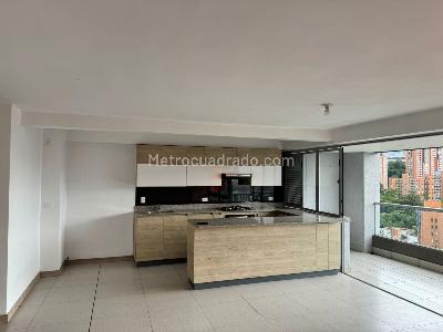 Apartamento de 3 alcobas en arriendo en Castropol, Medellín, 106 m² · foto 4 de 14