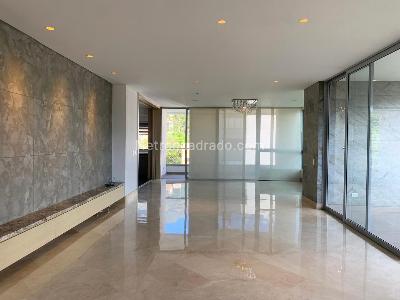 Apartamento en venta en El Poblado, Medellín · foto 2 de 20