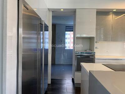 Apartamento en venta en El Poblado, Medellín · foto 9 de 20