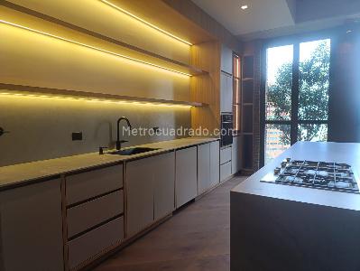 Apartamento de 2 alcobas en venta en El Poblado, Medellín, 203 m² · foto 10 de 20