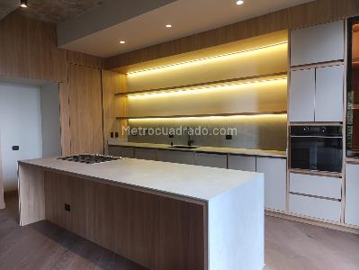 Apartamento de 2 alcobas en venta en El Poblado, Medellín, 203 m² · foto 11 de 20