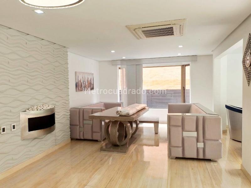 Casa de 3 Alcobas y 3 Baños en El Poblado (Unidad Cerrada) - 2