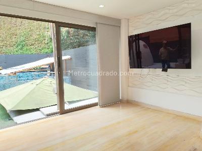 Casa en arriendo en El Poblado, Medellín · foto 3 de 16