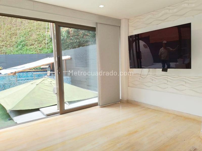 Casa de 3 Alcobas y 3 Baños en El Poblado (Unidad Cerrada) - 3