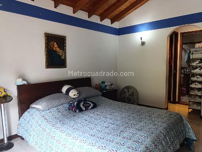 Casa de 3 alcobas en venta en El Poblado, Medellín, 345 m² · foto 11 de 19
