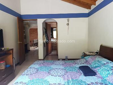 Casa de 3 alcobas en venta en El Poblado, Medellín, 345 m² · foto 13 de 19