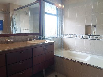 Casa de 3 alcobas en venta en El Poblado, Medellín, 345 m² · foto 15 de 19