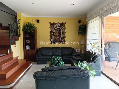 Casa de 3 alcobas en venta en El Poblado, Medellín, 345 m² · foto 2 de 19