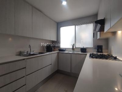 Casa en arriendo en El Poblado, Medellín · foto 6 de 18