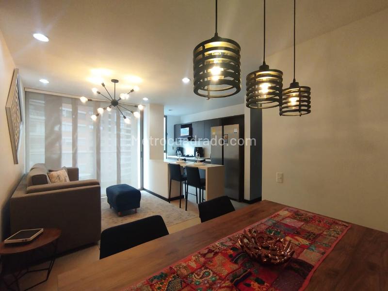 Apartamento de 2 Alcobas con Balcón y Parqueadero Cubierto en El Poblado - 5