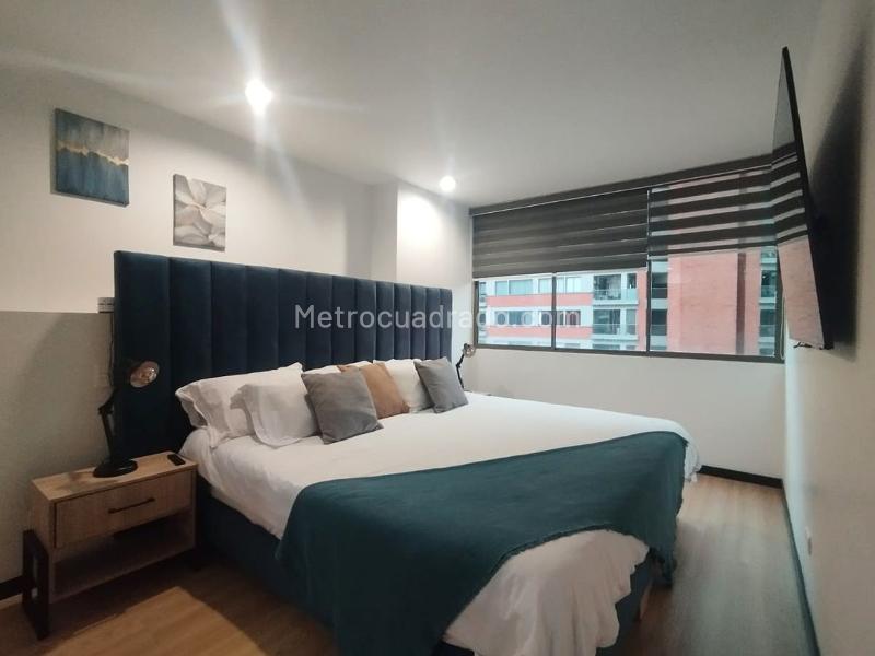 Apartamento de 2 Alcobas con Balcón y Parqueadero Cubierto en El Poblado - 8