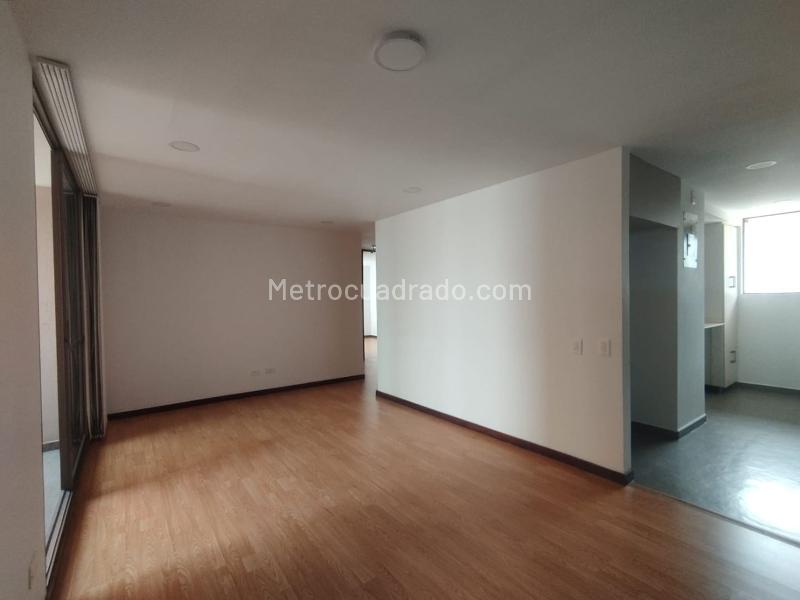 Apartamento de 3 Alcobas en arriendo en El Poblado, sobre vía principal - 3