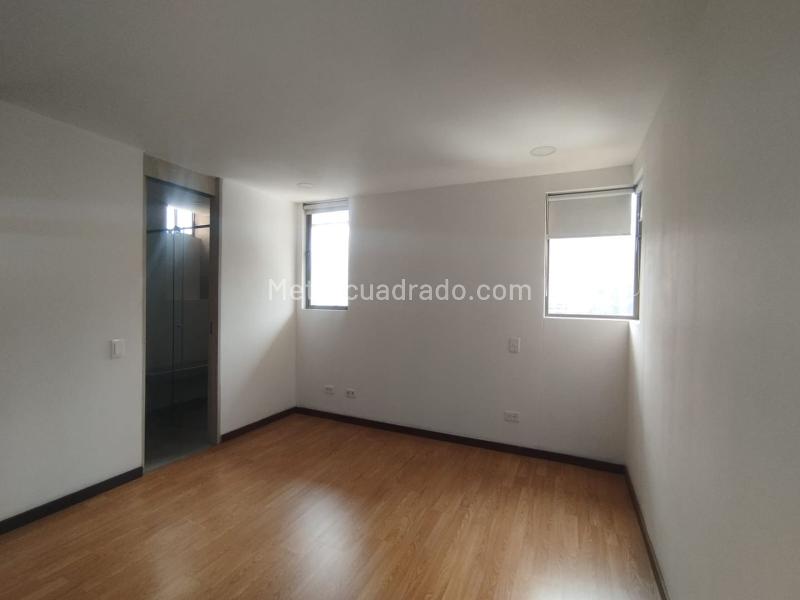 Apartamento de 3 Alcobas en arriendo en El Poblado, sobre vía principal - 7