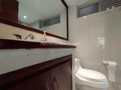 Apartamento de 2 alcobas en arriendo en El Poblado, Medellín, 75 m² · foto 12 de 14