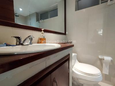 Apartamento de 2 alcobas en arriendo en El Poblado, Medellín, 75 m² · foto 13 de 14