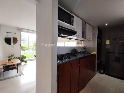 Apartamento de 2 alcobas en arriendo en El Poblado, Medellín, 75 m² · foto 3 de 14