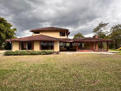Casa de 5 alcobas en venta en Llanogrande, Rionegro, 400 m² · foto 15 de 16