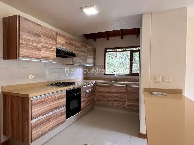 Casa de 5 alcobas en venta en Llanogrande, Rionegro, 400 m² · foto 3 de 16