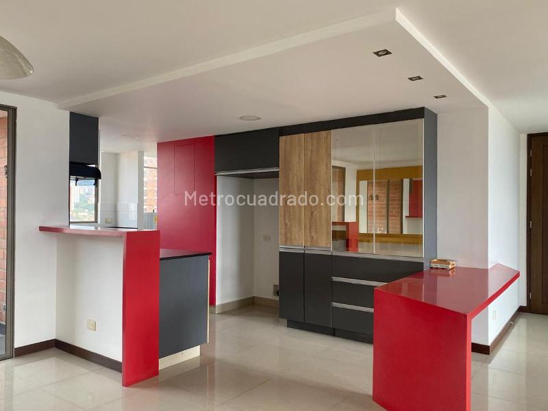 Spacious 3BR Apartment with Pool in El Poblado - 6