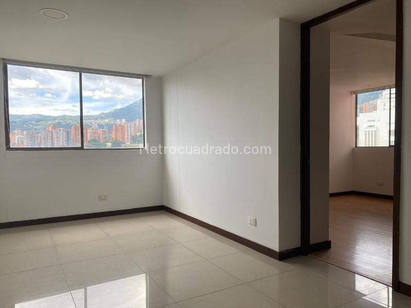 Spacious 3BR Apartment with Pool in El Poblado - 9