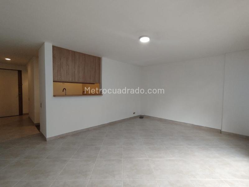 3BR Apartment for Rent in El Poblado with Balcony and Covered Linear Parking - 2
