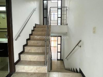 Casa de 3 alcobas en venta en Sabaneta, Sabaneta, 380 m² · foto 3 de 15
