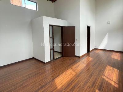 Casa de 3 alcobas en venta en Sabaneta, Sabaneta, 380 m² · foto 10 de 15