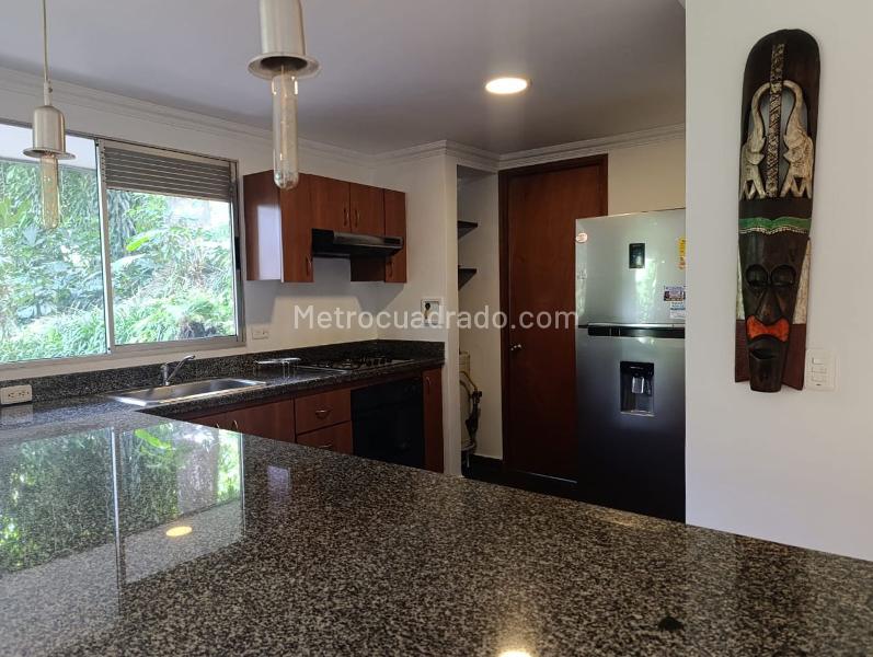 1BR Apartment with 2 Baths and Terrace in El Poblado - 8