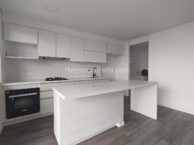 Apartamento de 2 alcobas en venta en El Poblado, Medellín, 91 m² · foto 5 de 14