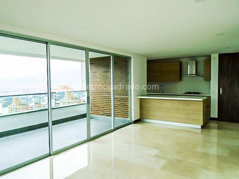 High-End 3BR Apartment in El Poblado - 2