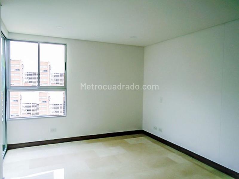 High-End 3BR Apartment in El Poblado - 8
